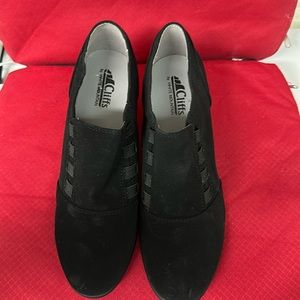 Cliffs by white mountain black shoe boot